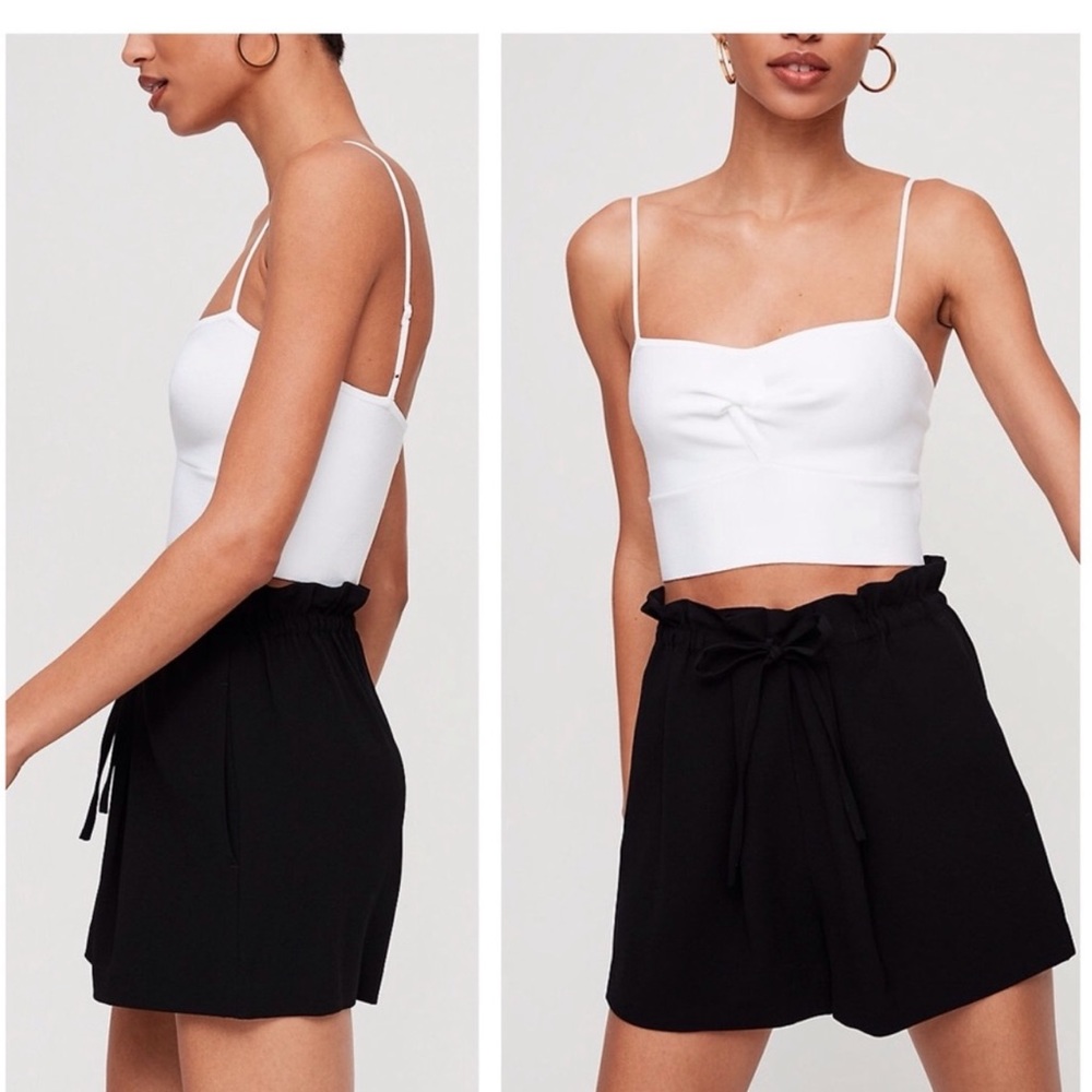 Aritzia Babaton paperbag shorts in black, size xs